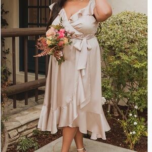 Show me your MUMU, Samantha wrap dress XXL worn once for a wedding satin